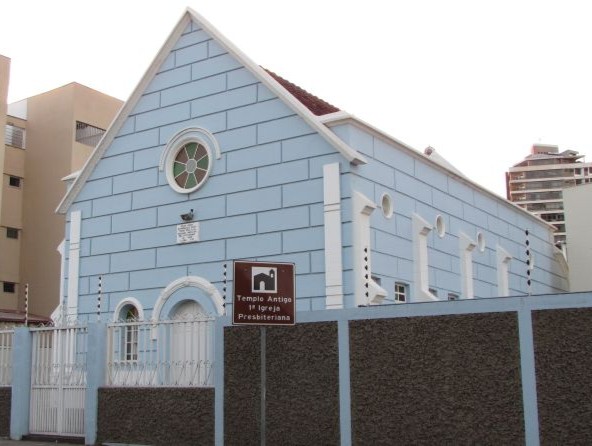 fachada do templo da primeira igreja presbiteriana de governador valadares
